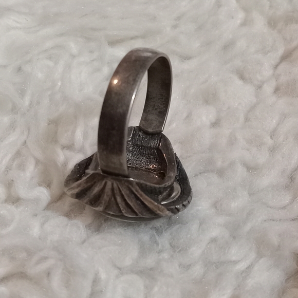 Elegant Black Stone Silver Ring - Picture 2 of 9